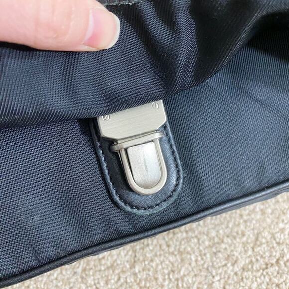 Coach Black Nylon Messenger Bag w Leather Trim Flap Closure Adjustable Straps - Picture 5 of 12